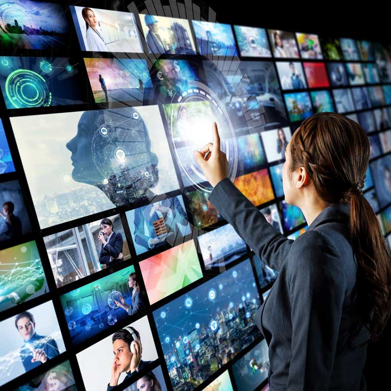 Touchscreen als Motiv zur Marktforschungsstudie über deutsche Fernsehserien